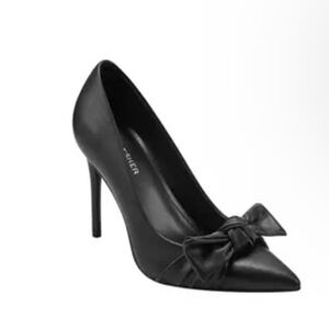 Marc Fisher 7 Medium Black Faux Leather Pumps High Heels Beautiful Bow Detail